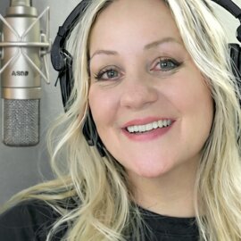 Elle Boone Professional Voice Over Talent